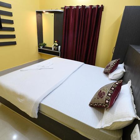 Anukul Guest House Bodh Gaya Exteriör bild