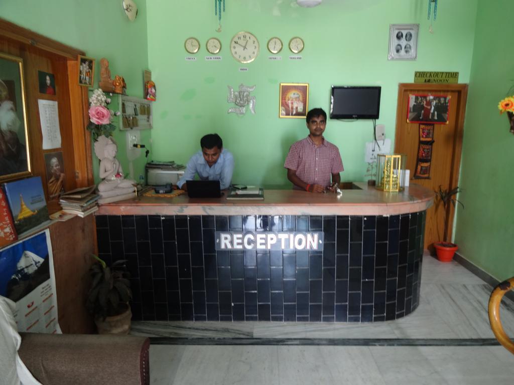 Anukul Guest House Bodh Gaya Exteriör bild