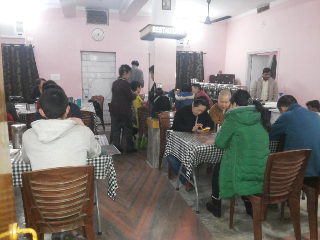 Anukul Guest House Bodh Gaya Exteriör bild